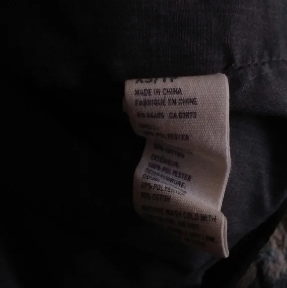 American Eagle Outfitters Camo Puffer Vest - Picture 8 of 10